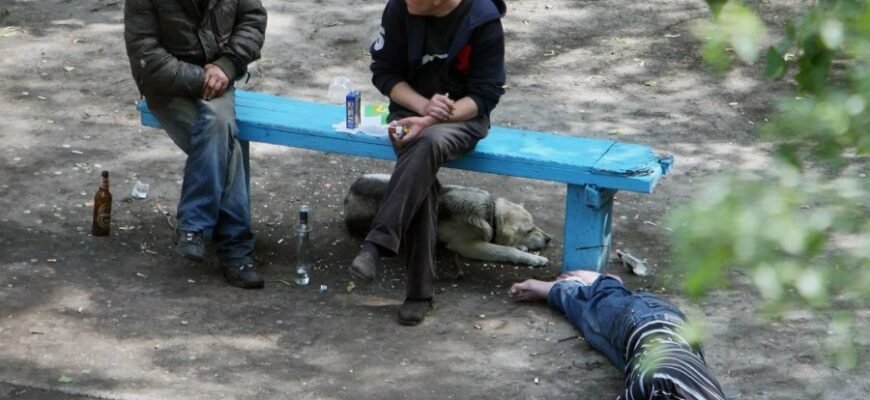 Що таке деградація людини: причини