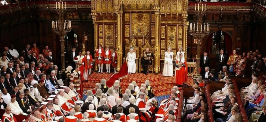 Розуміння Монархії: Основи та Особливості Цієї Форми Влади