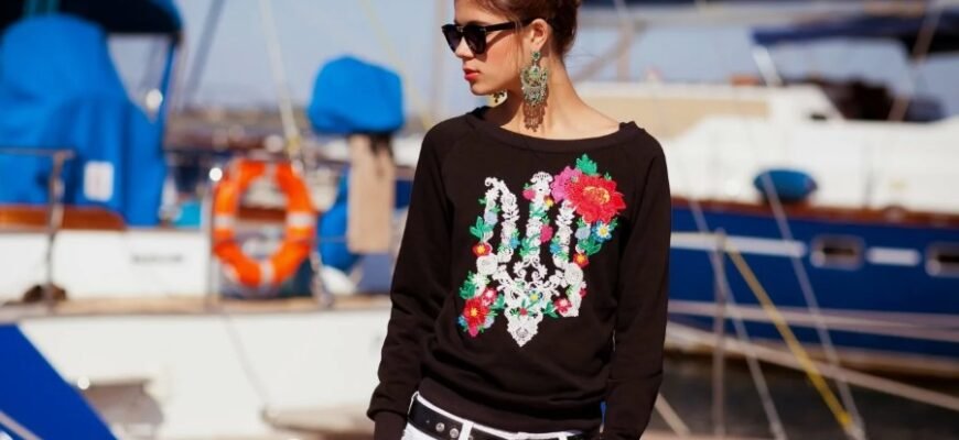 Світшот: модний одяг на кожен день та його особливості для гардеробу