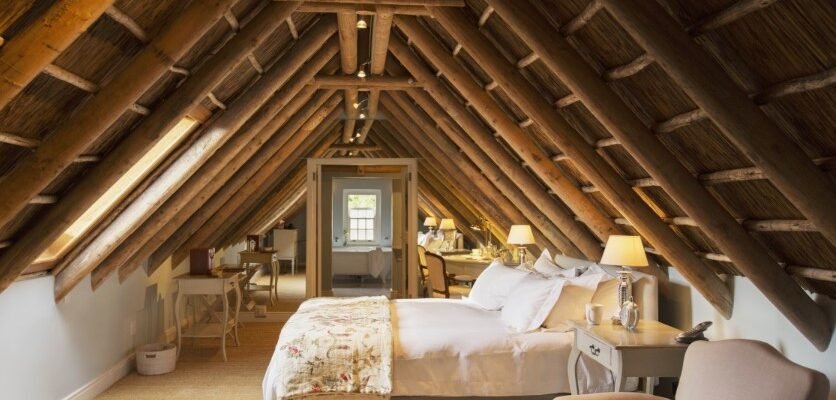 Мансарда: Як Перетворити Горищне Простір на Затишне Житло