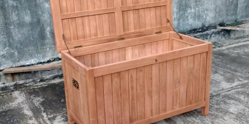 Рундук: практичний елемент побуту та транспорту для зберігання речей