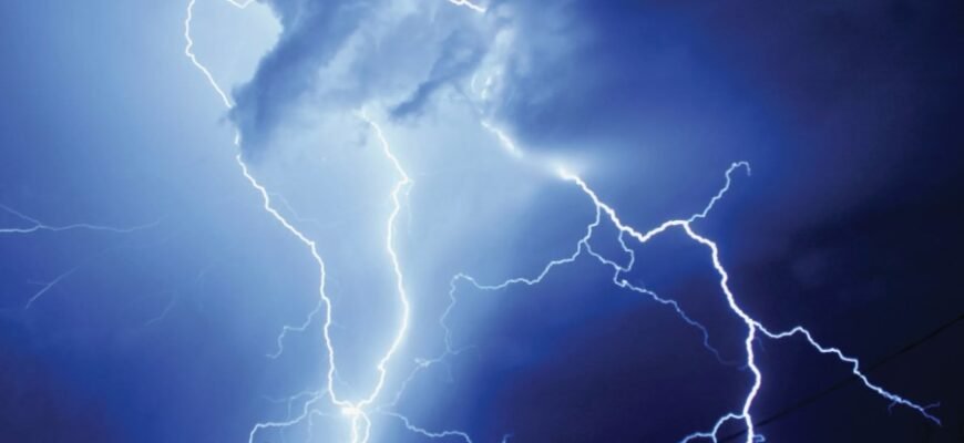 Що таке атмосферна електрика: принципи та застосування природної енергії